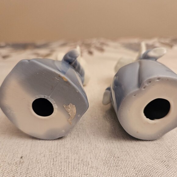 Vintage Blue and White Glaze Kissing Angels - Picture 6 of 9